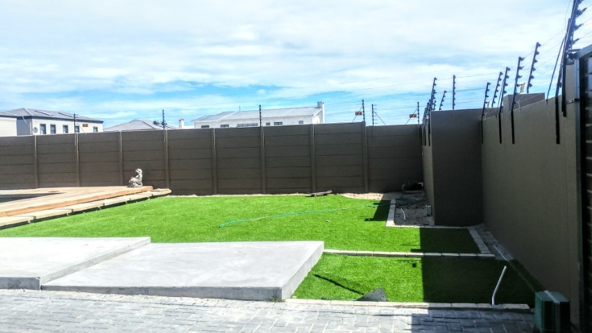 To Let 4 Bedroom Property for Rent in Parklands North Western Cape